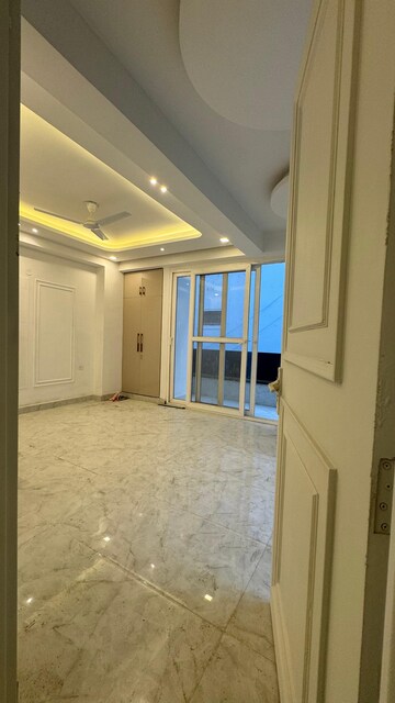 Room in 1 BHK Builder Floor at Chattarpur – for Rent