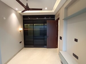 Room in 4 BHK Apartment at Sector 10 Dwarka – for Sale