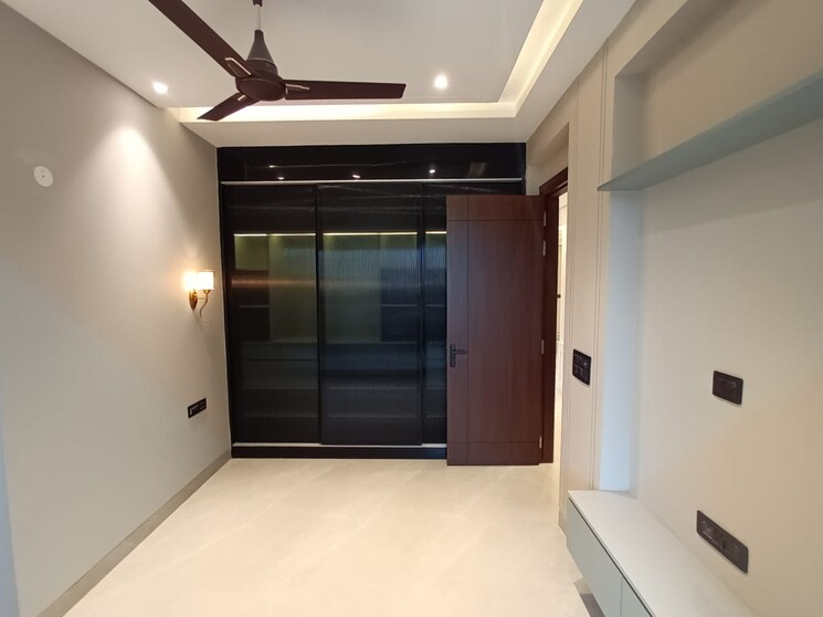 Room, sector 10 dwarka 4 Bedroom 1900 Sq.Ft. Apartment In Sector 10 Dwarka Delhi 9632656