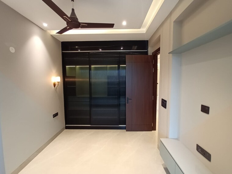 Room, sector 10 dwarka 4 Bedroom 1900 Sq.Ft. Apartment In Sector 10 Dwarka Delhi 9632656