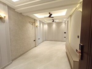 Room in 4 BHK Apartment at Sector 10 Dwarka – for Sale