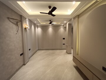 Room in 4 BHK Apartment at Sector 10 Dwarka – for Sale