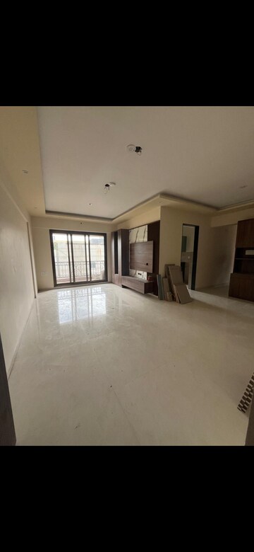 Room in 3 BHK Apartment at Kamal Apartment Teen Hath Naka, Louis Wadi – for Rent