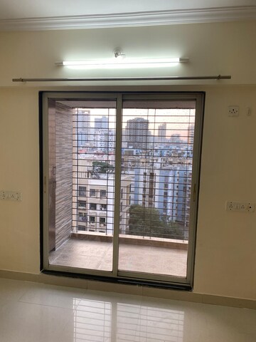 Room in 1 BHK Apartment at Mahavir Kalpavruksha, Ghodbunder Road – for Sale