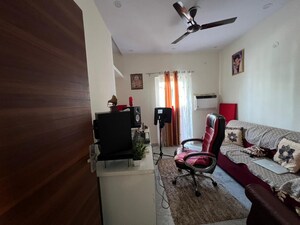 Master Bedroom in 3 BHK Builder Floor at Vikas Puri – for Rent
