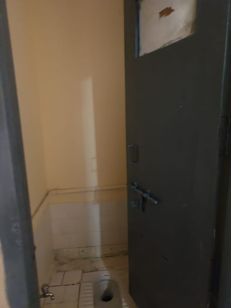 Bathroom, shrinath-apartment 2 Bedroom 794 Sq.Ft. Apartment In Warje Pune 9632674