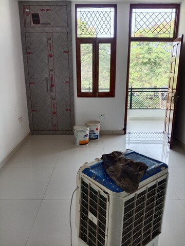 2.5 BHK Apartment For Rent in RWA Apartments Sector 27, Sector 27