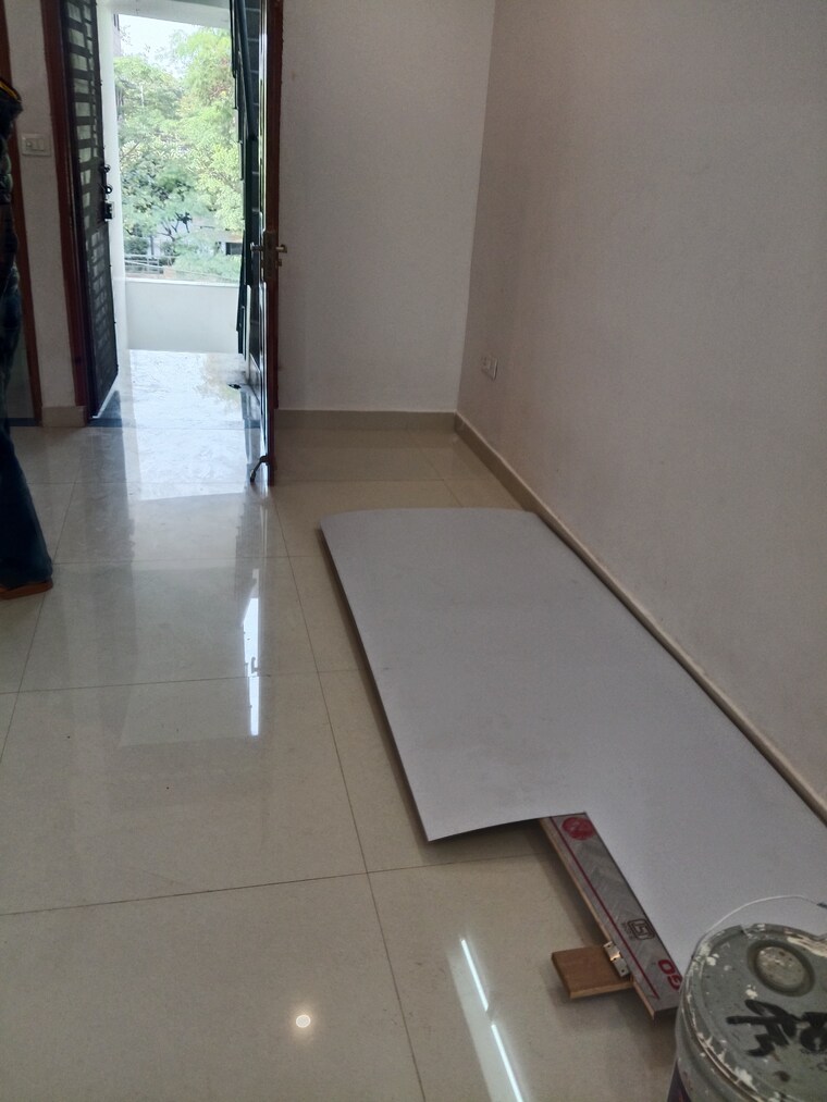 undefined, rwa-apartments-sector-27 2.5 Bedroom 1150 Sq.Ft. Apartment In Sector 27 Noida 9632715