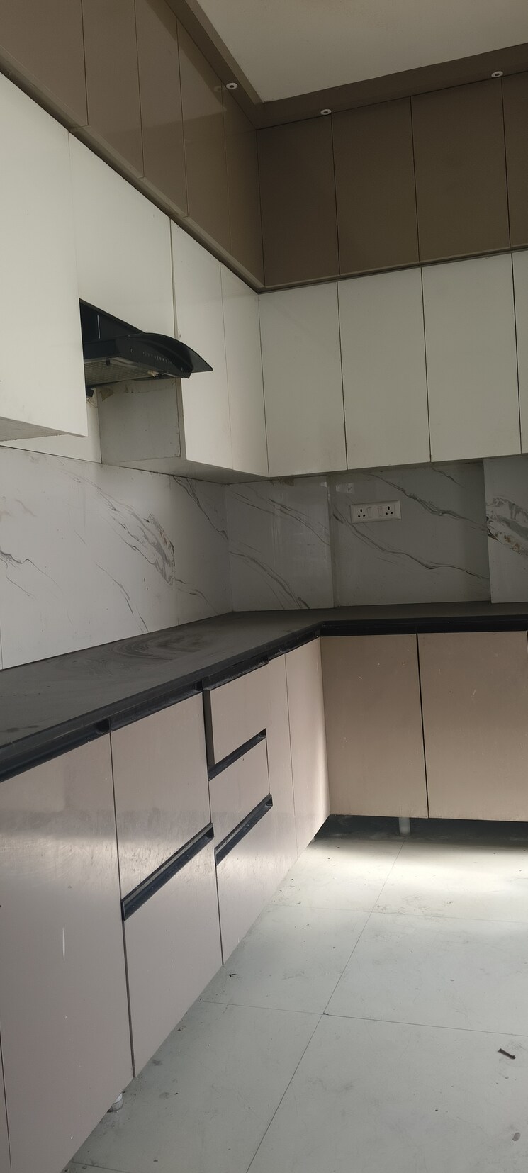 Kitchen, prateek-grand-city 3.5 Bedroom 1261 Sq.Ft. Apartment In Siddharth Vihar Ghaziabad 9632738