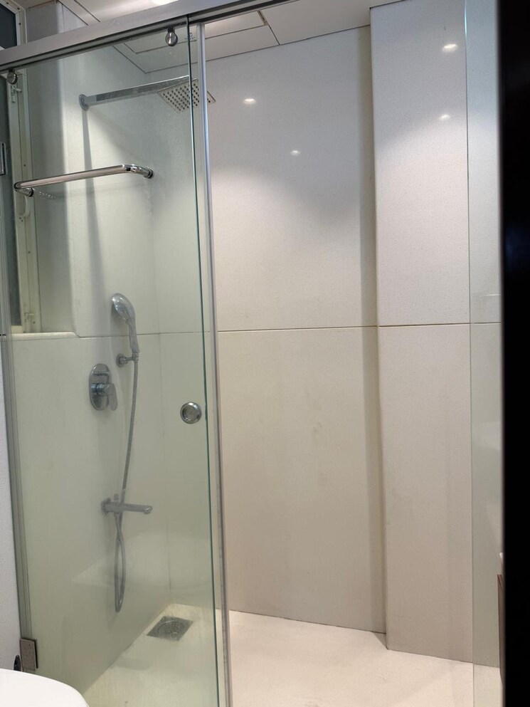 Bathroom, mistry-court 2 Bedroom 1100 Sq.Ft. Apartment In Churchgate Mumbai 9632735