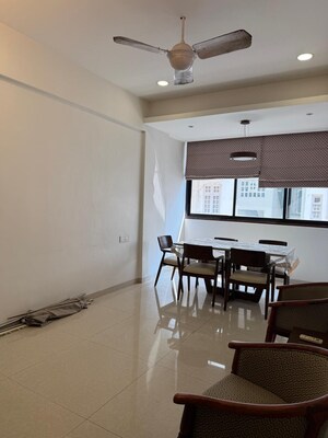 Team Area in 2 BHK Apartment at Mistry Court, Churchgate – for Rent