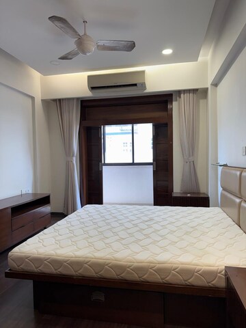 Bedroom in 2 BHK Apartment at Mistry Court, Churchgate – for Rent