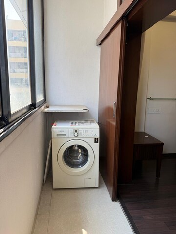 Building Lobby in 2 BHK Apartment at Mistry Court, Churchgate – for Rent