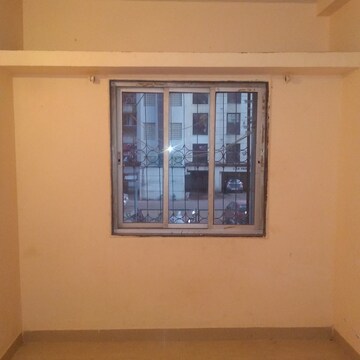 Room in 1 BHK Apartment at New Mhada Tower, Malad West – for Rent