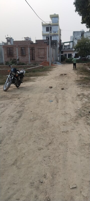 Parking in 2.5 BHK Independent House at New Friends Colony, Sanjay Nagar – for Sale