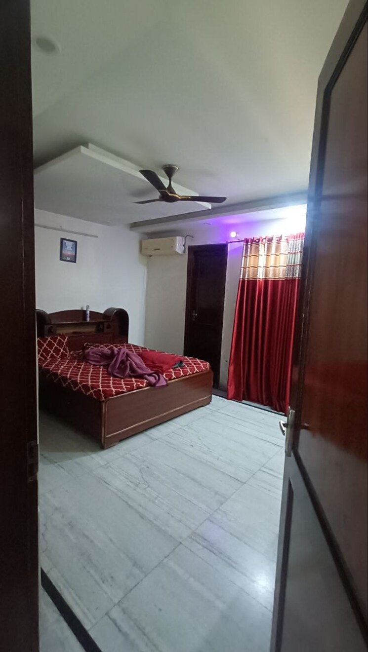 Bedroom, sainik colony 4 Bedroom 2250 Sq.Ft. Builder Floor In Sainik Colony Faridabad 9632775
