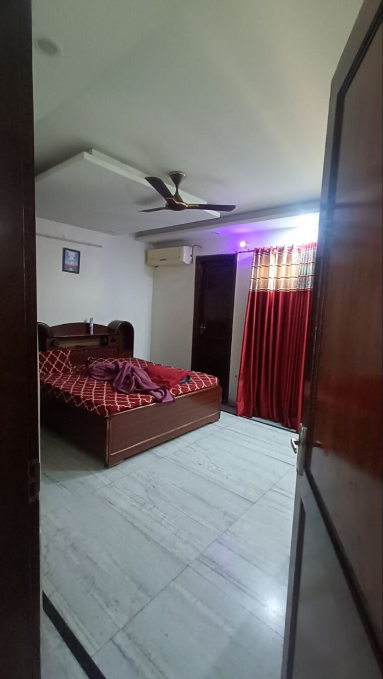 Bedroom, sainik colony 4 Bedroom 2250 Sq.Ft. Builder Floor In Sainik Colony Faridabad 9632775