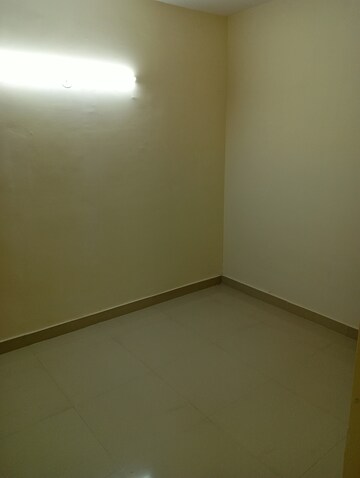 Room in 3 BHK Apartment at Conscient Habitat 78, Sector 78 – for Rent