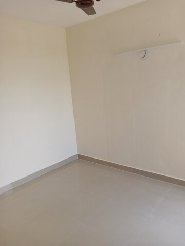 Room in 3 BHK Apartment at Conscient Habitat 78, Sector 78 – for Rent