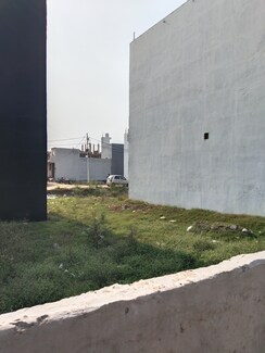Plot For Sale in New Garden Enclave