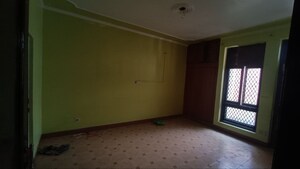 Room in 4 BHK Independent House at Sainik Colony – for Rent