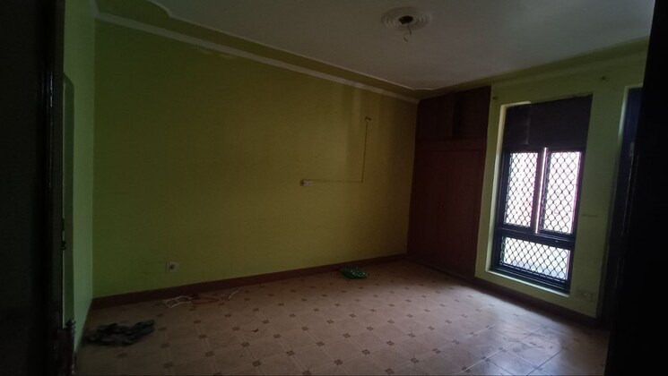 Room, sainik colony 4 Bedroom 2250 Sq.Ft. Independent House In Sainik Colony Faridabad 9632826