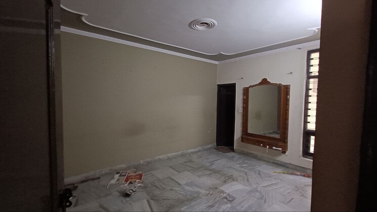 Room, sainik colony 4 Bedroom 2250 Sq.Ft. Independent House In Sainik Colony Faridabad 9632826