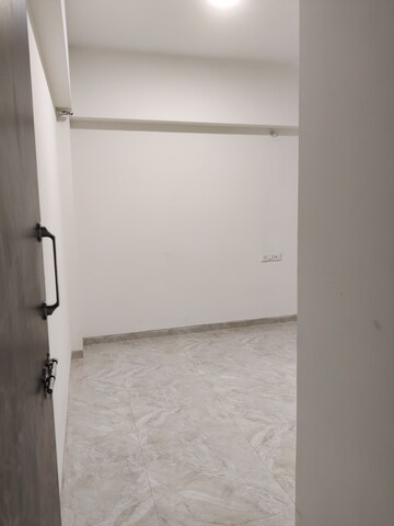 Room in 1 BHK Apartment at Azmi Deja View, Mazgaon – for Sale