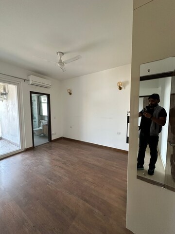 Room in 4 BHK Builder Floor at DLF Garden City Independent Floors, Sector 92 – for Sale