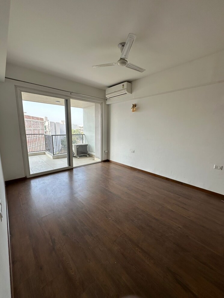 Room, dlf-garden-city-independent-floors 4 Bedroom 27000 Sq.Ft. Builder Floor In Sector 92 Gurgaon 9632857