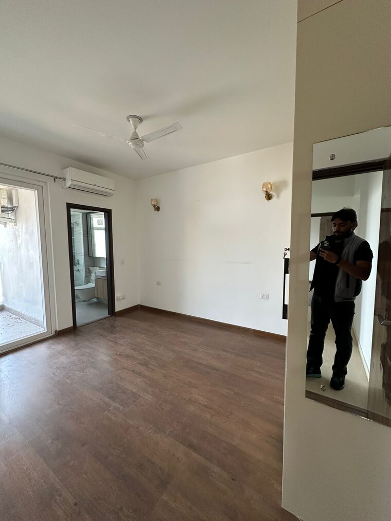 Room, dlf-garden-city-independent-floors 4 Bedroom 2700 Sq.Ft. Builder Floor In Sector 92 Gurgaon 9632857