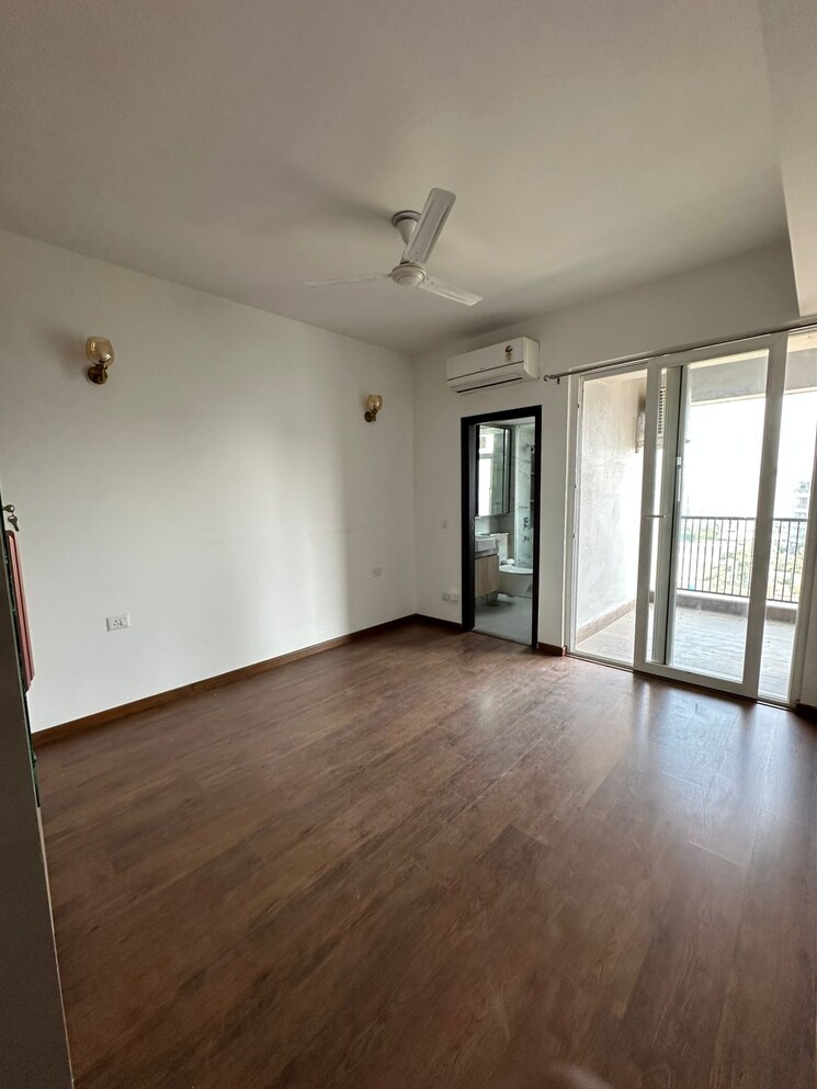 Room, dlf-garden-city-independent-floors 4 Bedroom 27000 Sq.Ft. Builder Floor In Sector 92 Gurgaon 9632857