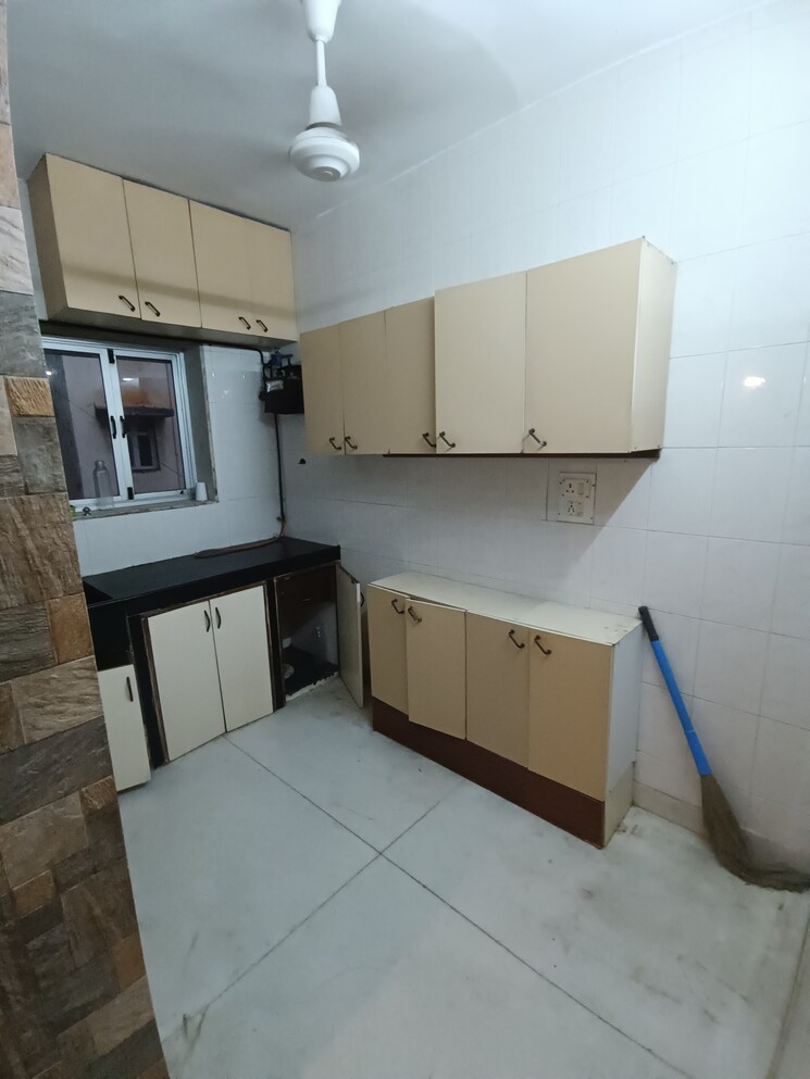 Kitchen, inlaks-nagar-chs 1 Bedroom 450 Sq.Ft. Apartment In Andheri West Mumbai 9632901