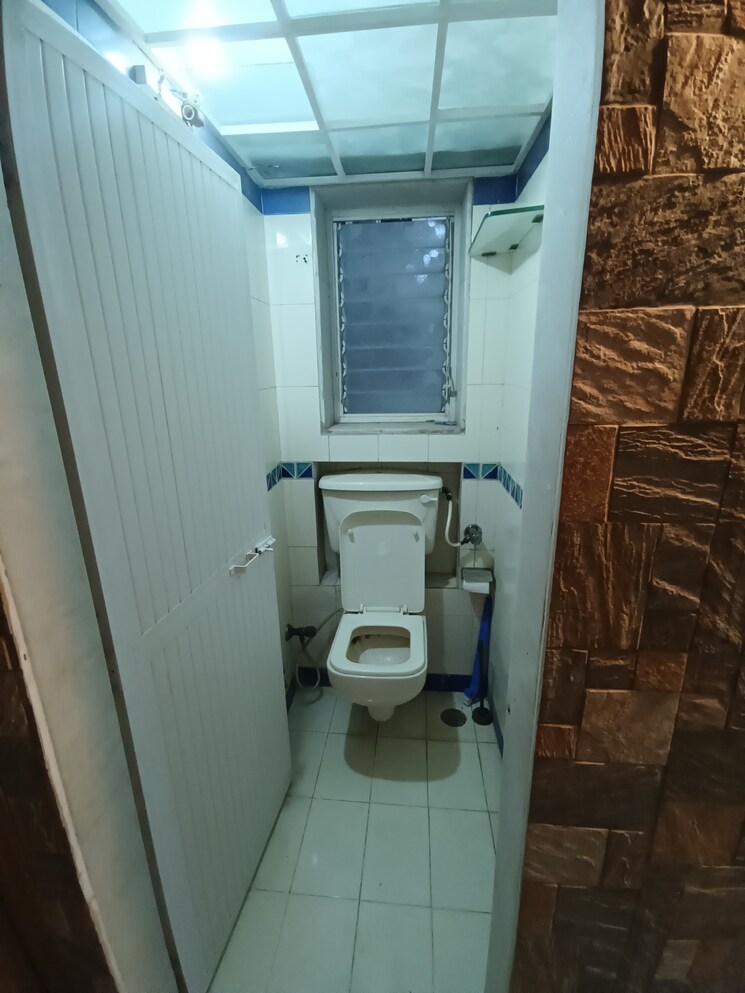 Bathroom, inlaks-nagar-chs 1 Bedroom 450 Sq.Ft. Apartment In Andheri West Mumbai 9632901