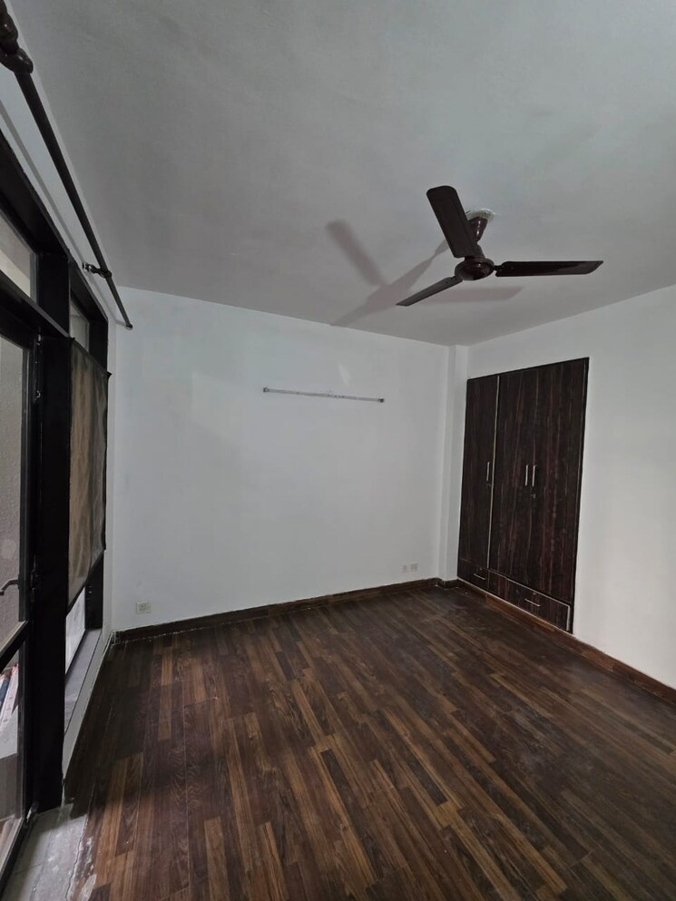 Kitchen, amrapali-crystal-homes 3 Bedroom 1375 Sq.Ft. Apartment In Sector 76 Noida 9632885