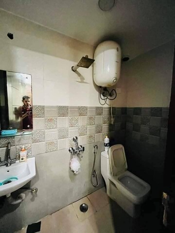 Bathroom in 1 BHK Builder Floor at Saket – for Rent