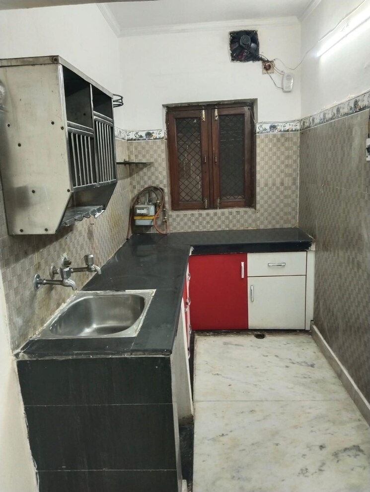 Kitchen, janakpuri 2 Bedroom 900 Sq.Ft. Builder Floor In Janakpuri Delhi 9632930
