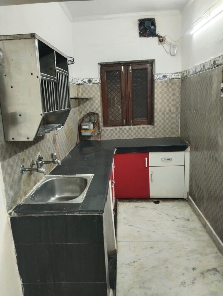 Kitchen, janakpuri 2 Bedroom 900 Sq.Ft. Builder Floor In Janakpuri Delhi 9632930