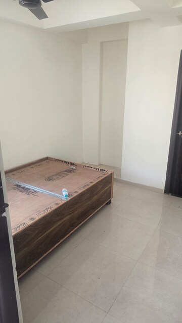 Room in 3 BHK Apartment at Chachiyawas – for Sale