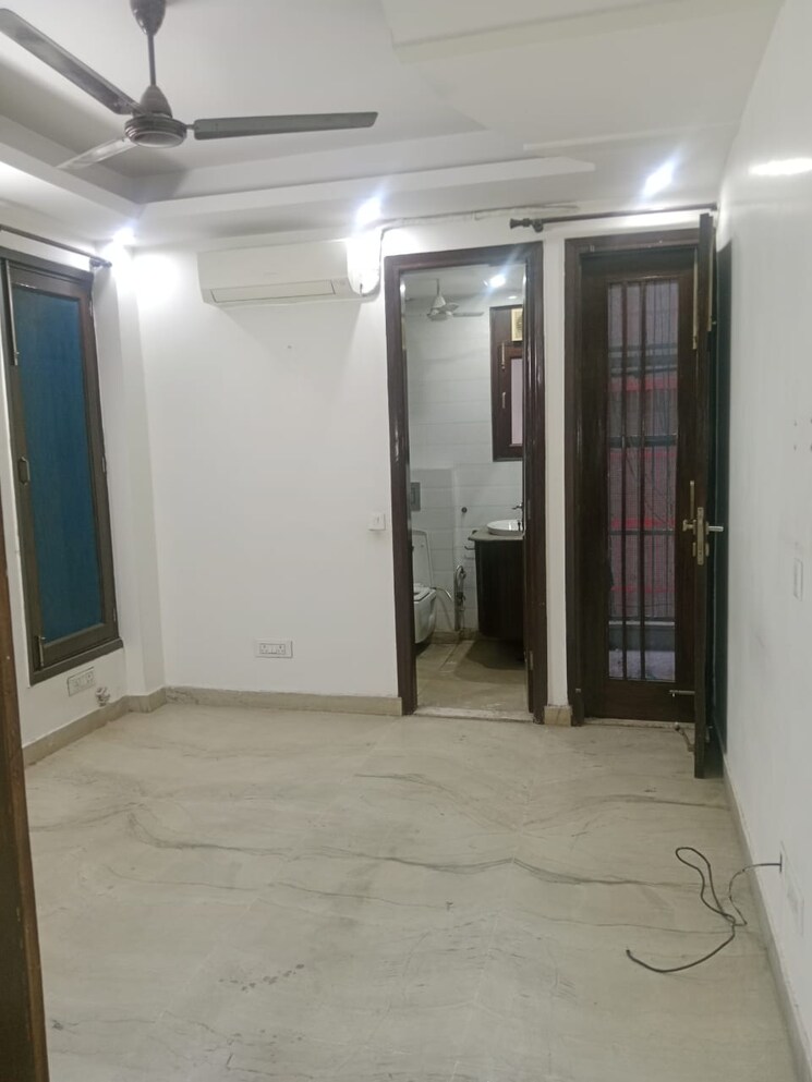 Room, janakpuri 3 Bedroom 1800 Sq.Ft. Builder Floor In Janakpuri Delhi 9632994