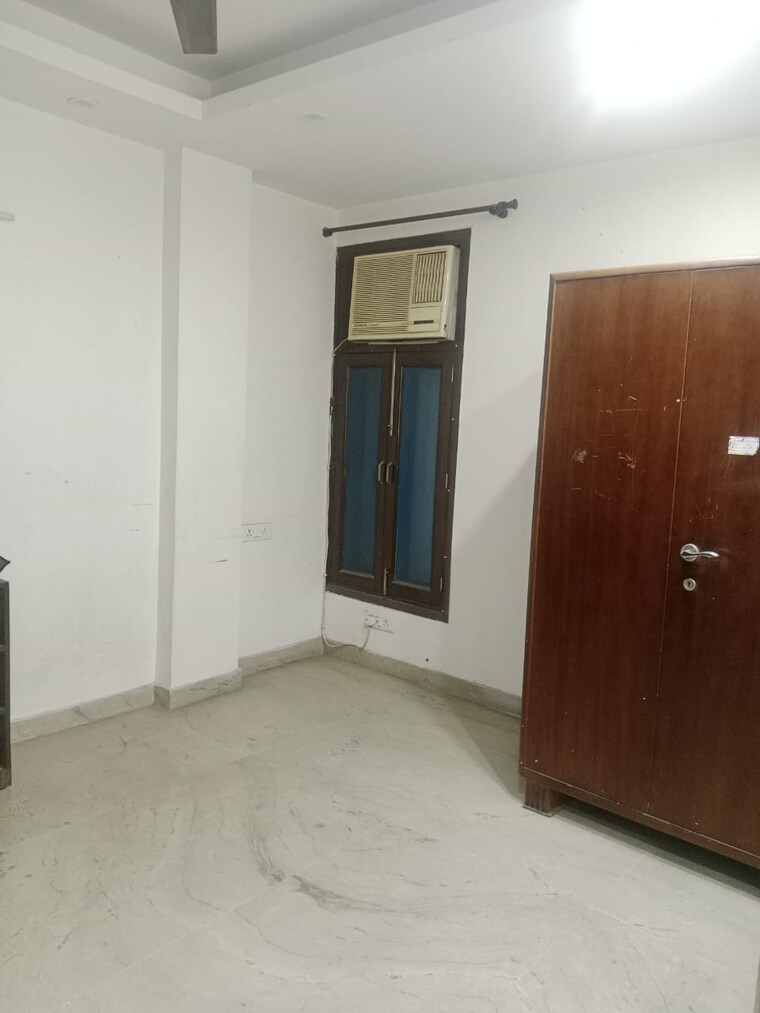 Room, janakpuri 3 Bedroom 1800 Sq.Ft. Builder Floor In Janakpuri Delhi 9632994