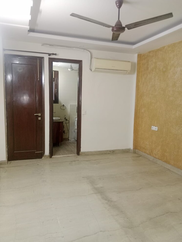 Room, janakpuri 3 Bedroom 1800 Sq.Ft. Builder Floor In Janakpuri Delhi 9632994