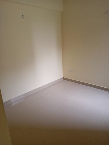 Room in 3 BHK Apartment at Conscient Habitat Residences, Sector 78 – for Rent