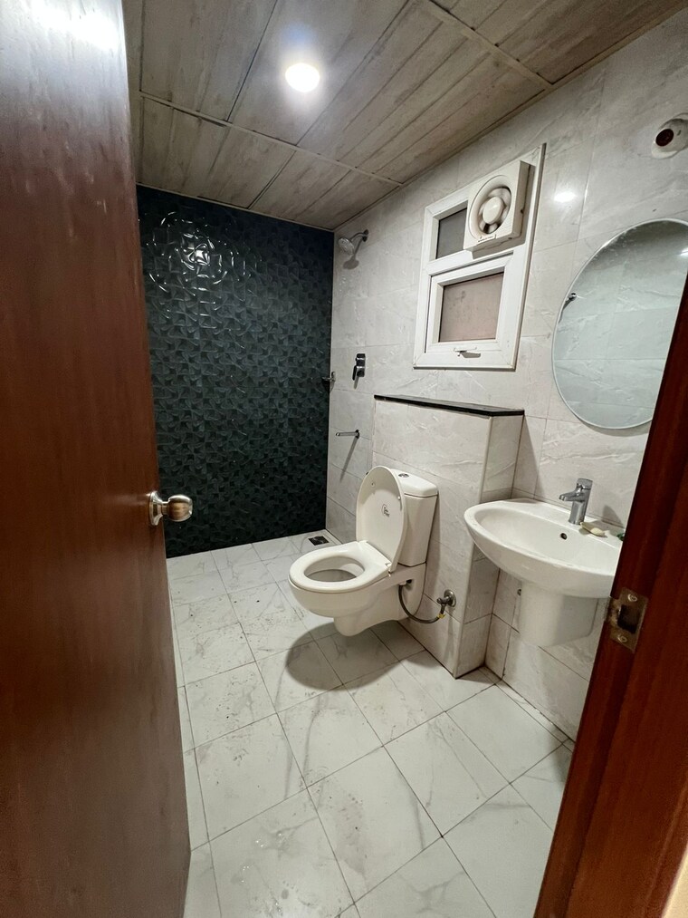 Bathroom, prestige-park-square 3 Bedroom 1350 Sq.Ft. Apartment In Bannerghatta Road Bangalore 9633055
