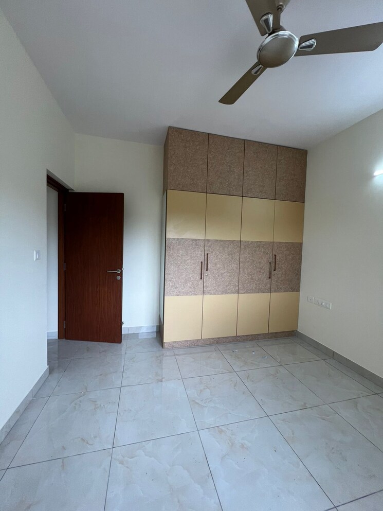 Room, prestige-park-square 3 Bedroom 1350 Sq.Ft. Apartment In Bannerghatta Road Bangalore 9633055