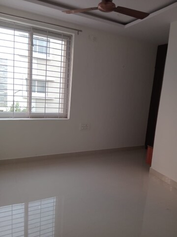 Room in 3 BHK Builder Floor at Lb Nagar – for Rent