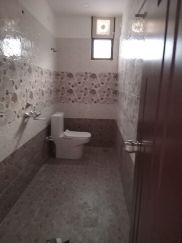 Bathroom in 3 BHK Builder Floor at Alkapuri – for Rent