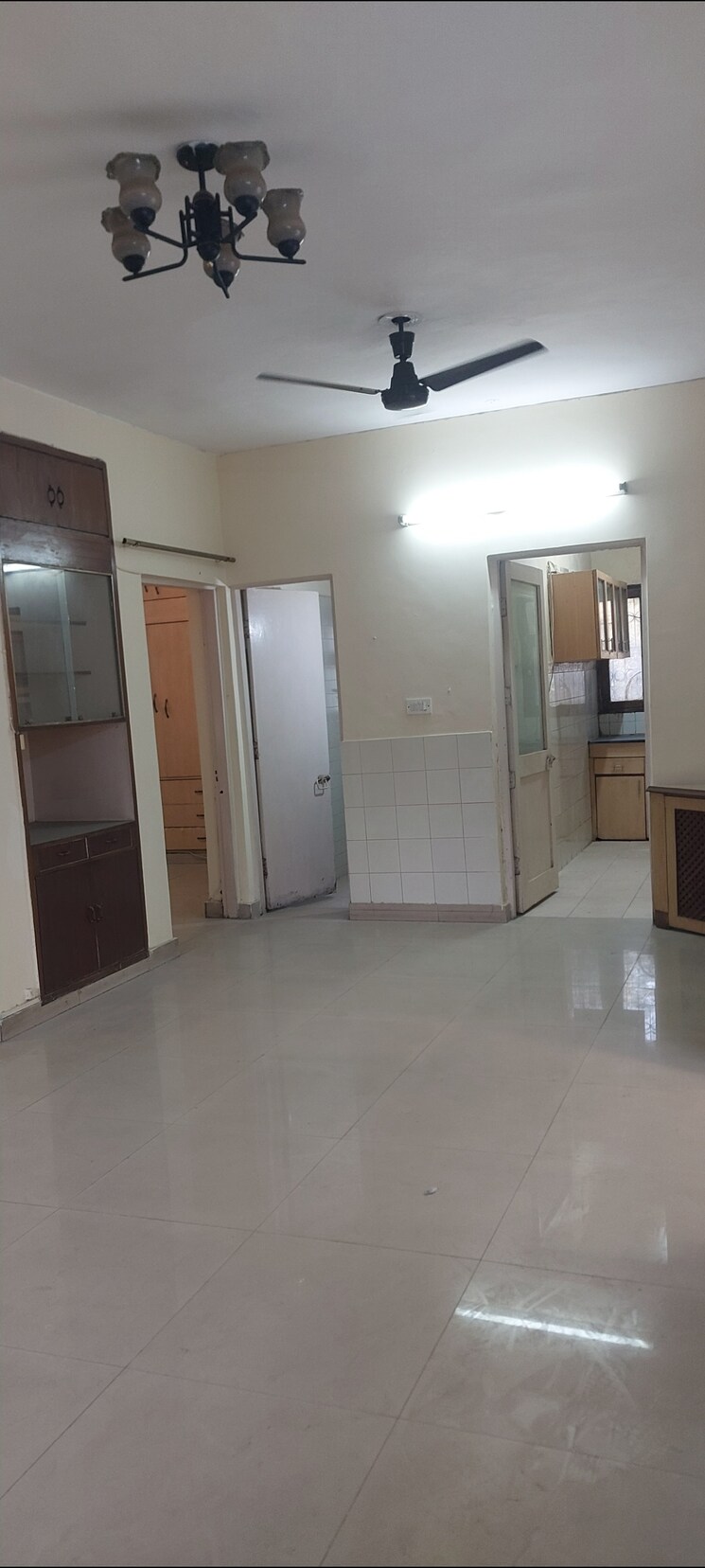 Room, sarita-vihar-pocket-g-rwa 2 Bedroom 1000 Sq.Ft. Apartment In Sarita Vihar Delhi 9633409