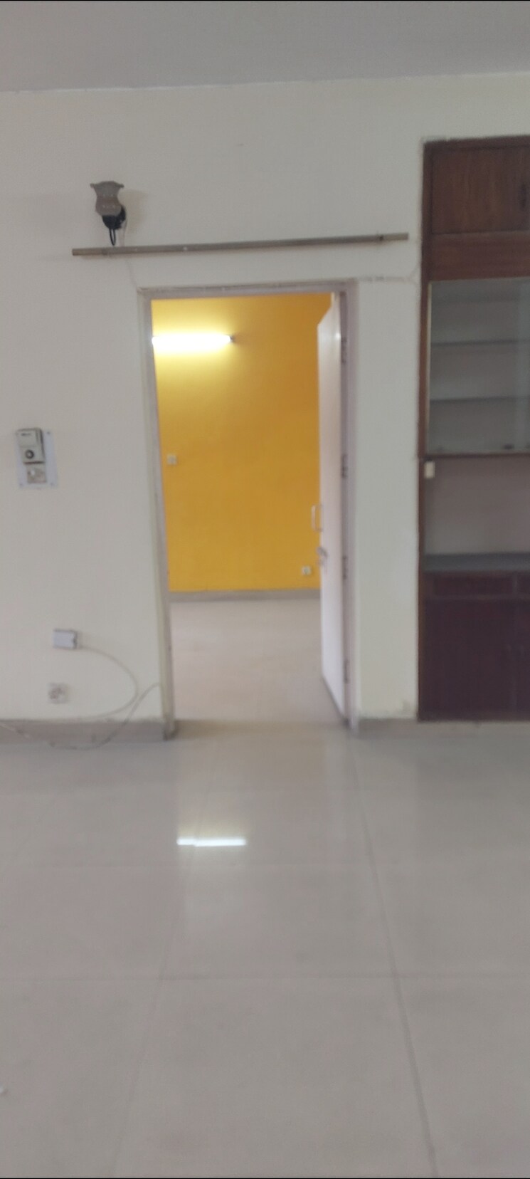 Bathroom, sarita-vihar-pocket-g-rwa 2 Bedroom 1000 Sq.Ft. Apartment In Sarita Vihar Delhi 9633409