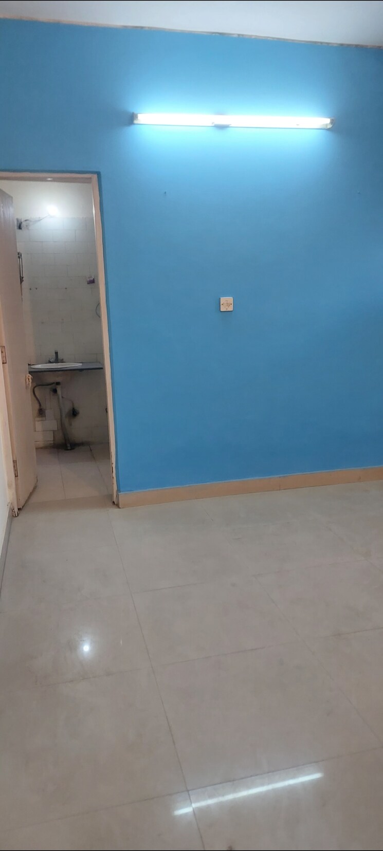 undefined, sarita-vihar-pocket-g-rwa 2 Bedroom 1000 Sq.Ft. Apartment In Sarita Vihar Delhi 9633409